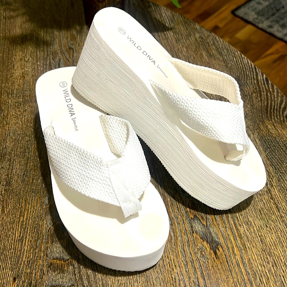 Platform sandals